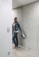 Wnętrze z&nbsp;ramkami Berker R.1 z&nbsp;polerowanego betonu  Fot.: Hager