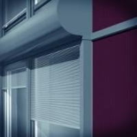 Osłona Schüco CTB zintegrowana powierzchniowo z fasadą FW 50+, Schüco