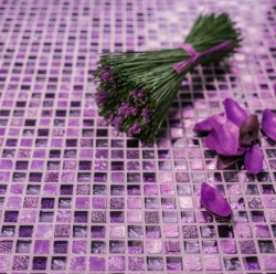 Ultra Violet - kolor roku Pantone. Jak połączyć go z&nbsp;fugą i&nbsp;płytkami ceramicznymi?